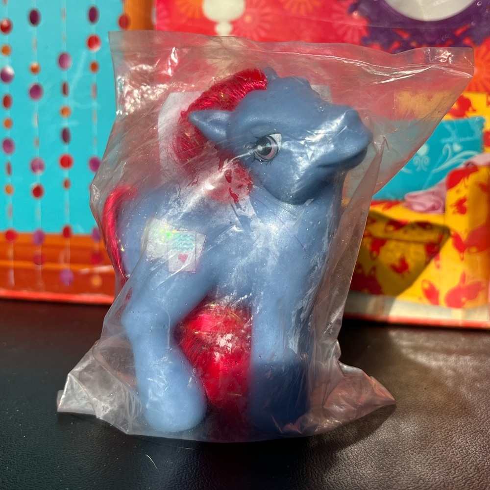 My Little Pony G3 Valentine’s day Pony ‘Love Wishes’ collectible NEVER OPENED